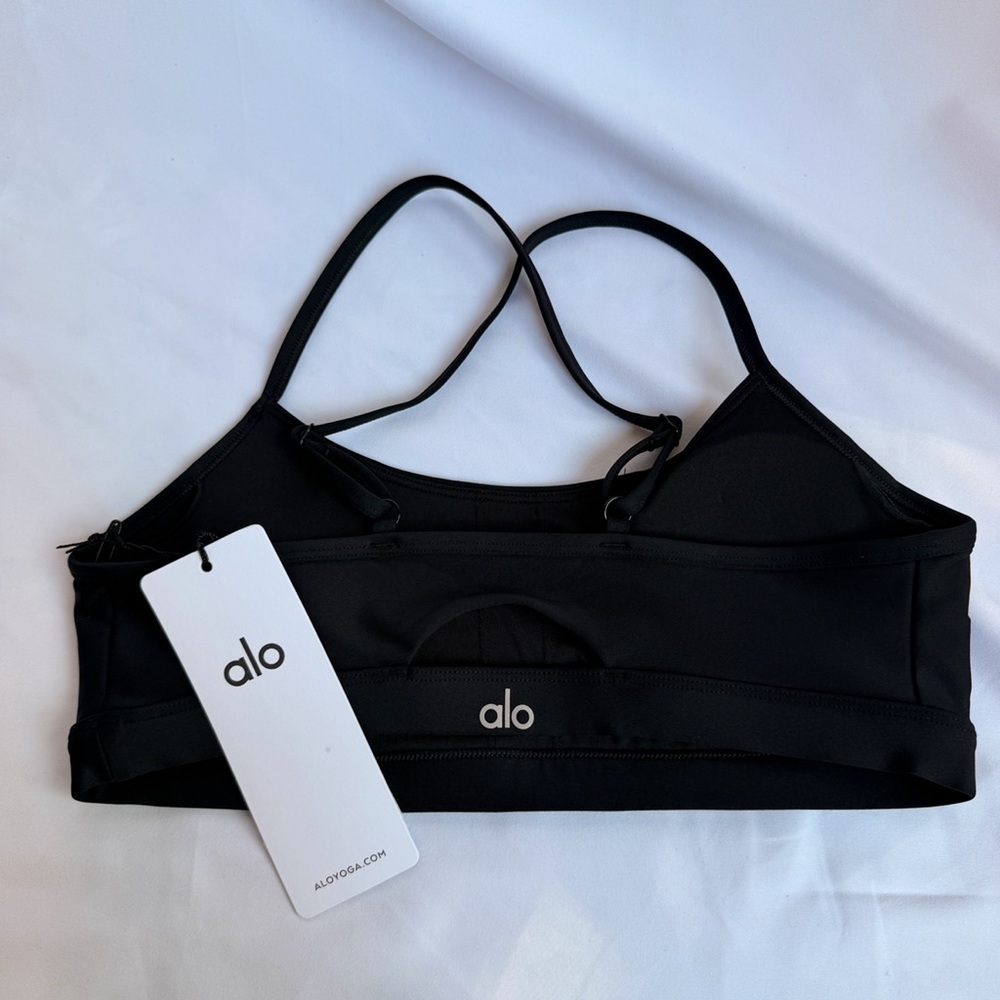 Alo Yoga Airlift Intrigue Bra – Black (multiple sizes) – NEW WITH TAGS - Picture 3 of 6